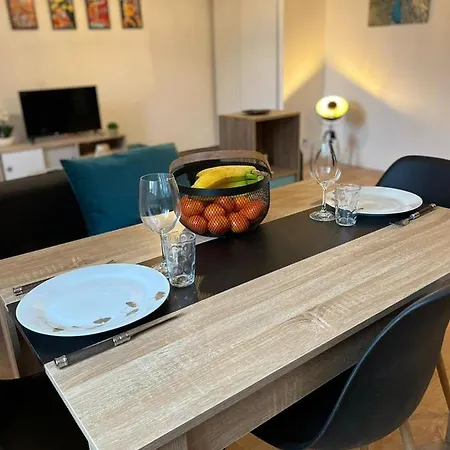 Apartment Junon - Equipe, Renove
